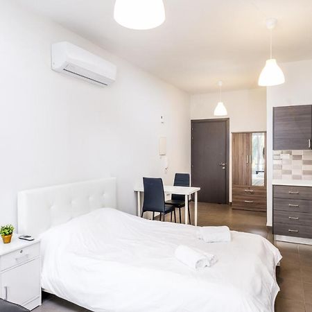 Spacious Studio Downtown Larnaca Exterior foto