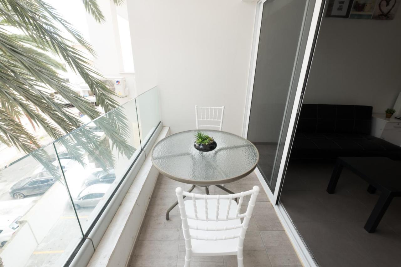 Spacious Studio Downtown Larnaca Exterior foto